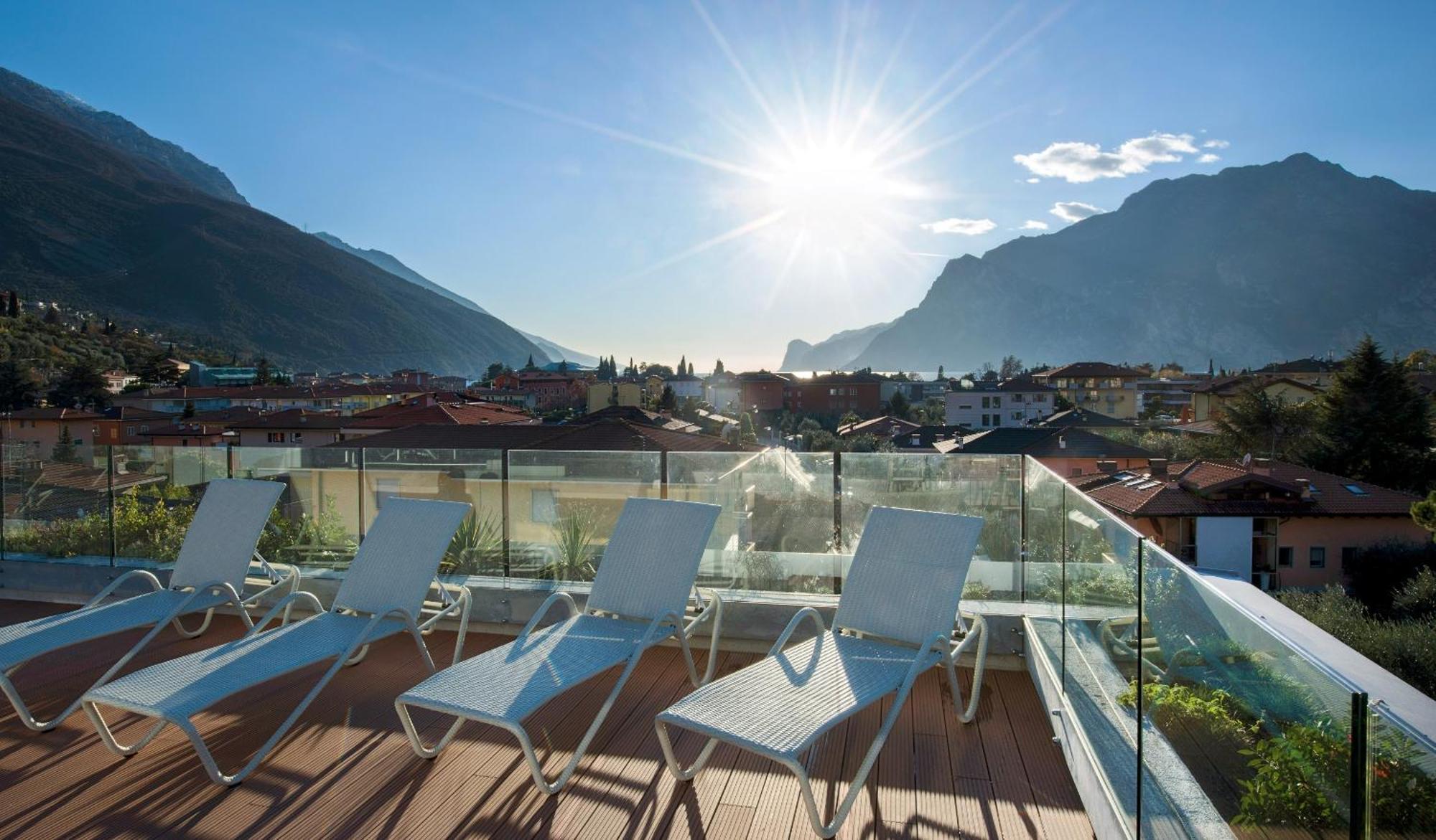 Gardabike Residence Torbole Sul Garda Bagian luar foto