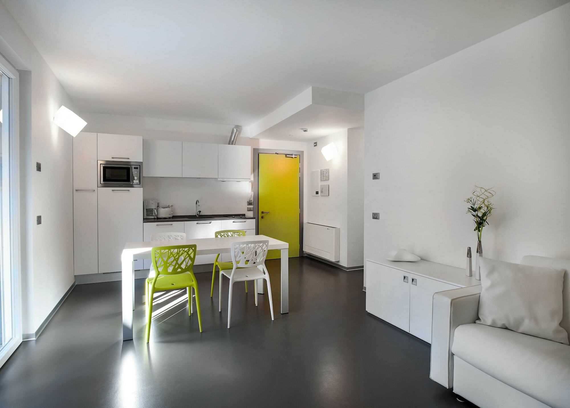 Gardabike Residence Torbole Sul Garda Bagian luar foto